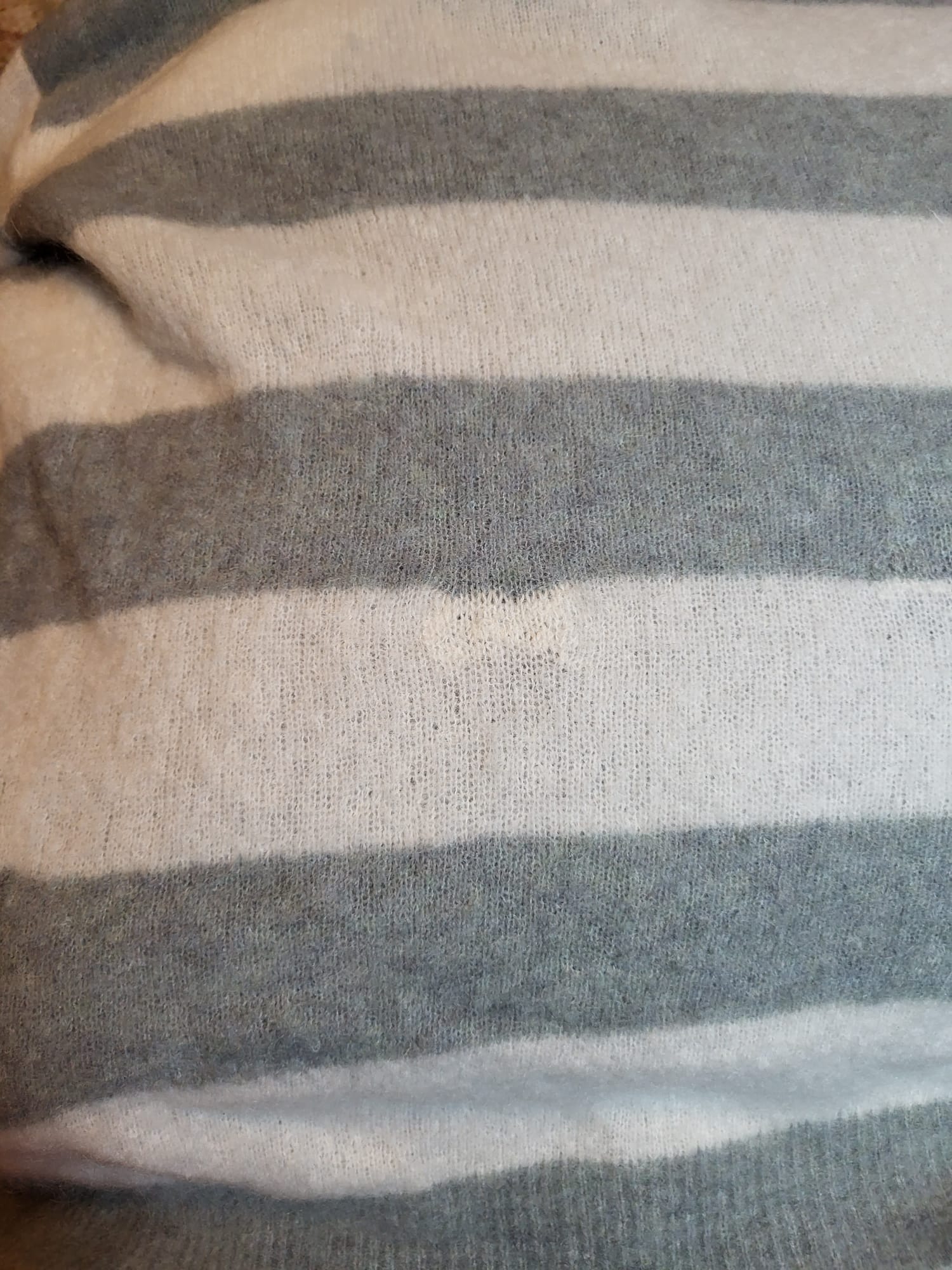 Kaschmir-Pullover Pflege und Cashmere Reparatur in Hamburg